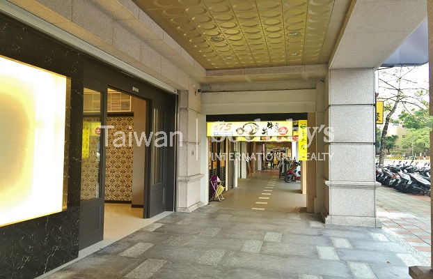 台大公館商圈 正金店面建物外觀